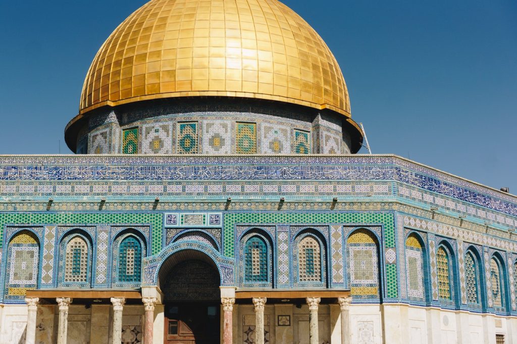 Join Fifty Plus Nomad and learn my secrets for being a successful long term traveler or expat over 50. I will show you places like the Dome of the Rock in Jerusalem. one of my favorite places. I love the beautiful dome and colorful, intricate tiles.. (photo by Haley Black from Pexels)
