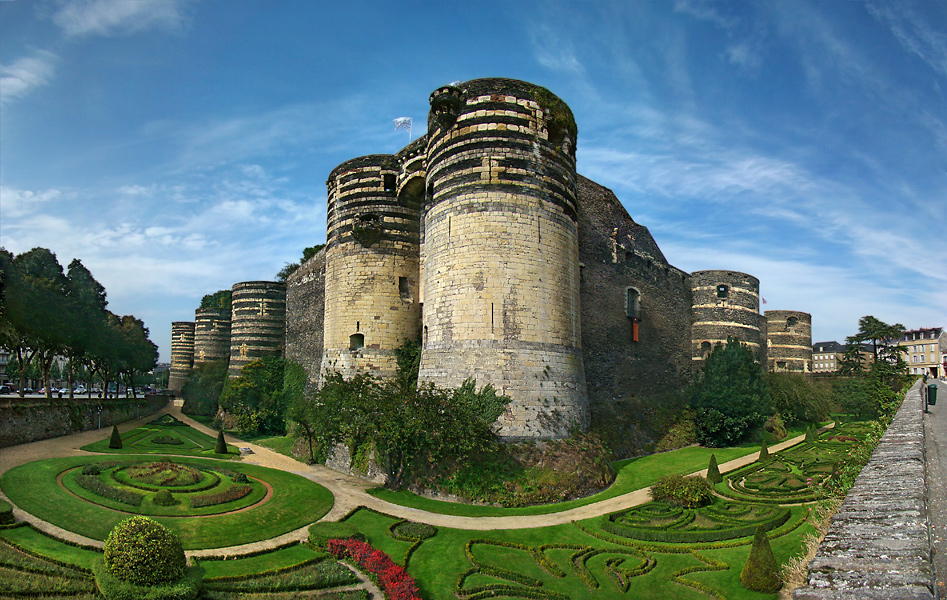 This image has an empty alt attribute; its file name is Angers-Castle.jpg