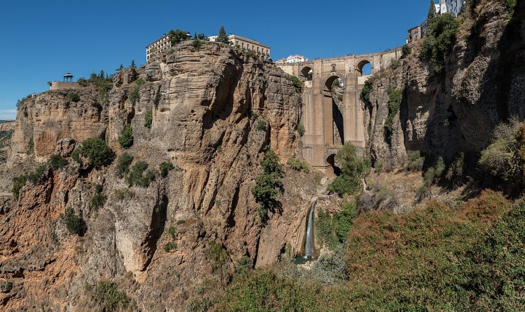 I wish I could devise my own Best Spain Travel Quote to describe the beauty of places like Ronda in Spain better. (Photo by Tesla Delacroix - Own work, CC BY-SA 4.0, Wikipedia)
